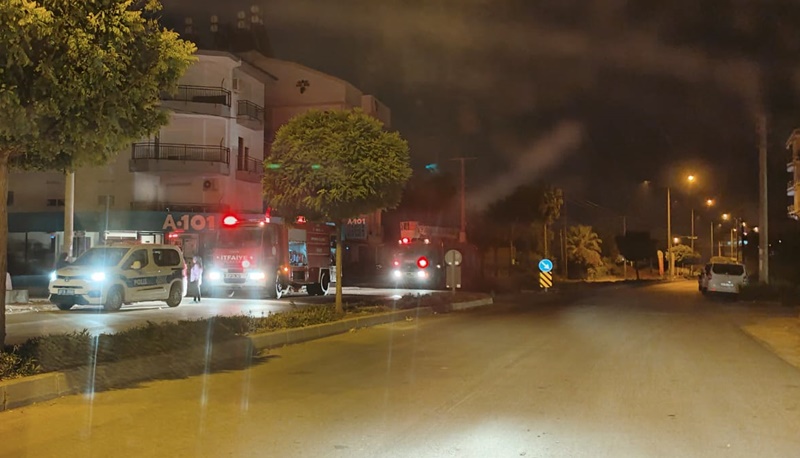 Döşemealtı Bahçeyaka Mahallesinde Çıkan Yangın Korkuttu
